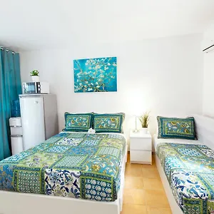 https://hotel-fiesta-deluxe.comcaribbean.com